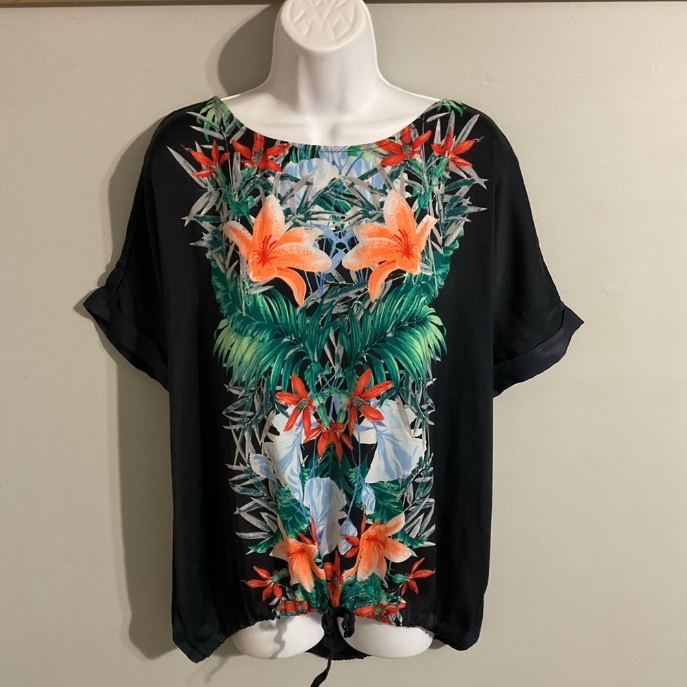 Liz Claiborne navy blouse with floral panel. Size XL